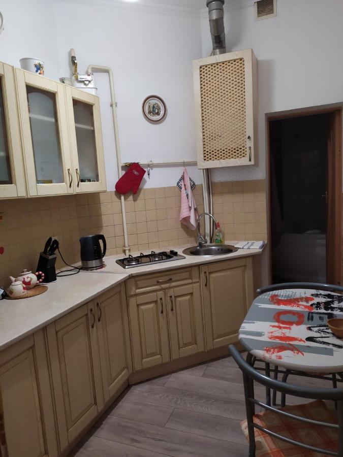 Двокімнатна Квартира В Центрі Міста Lviv Eksteriør bilde